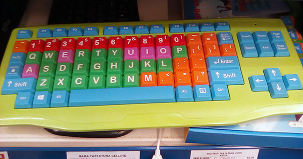 Tastatura colorata pentru copii